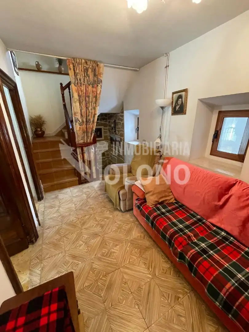 Sala de estar de Casa o chalet en venta en Cuzcurrita de Río Tirón con Calefacción, Terraza y Amueblado