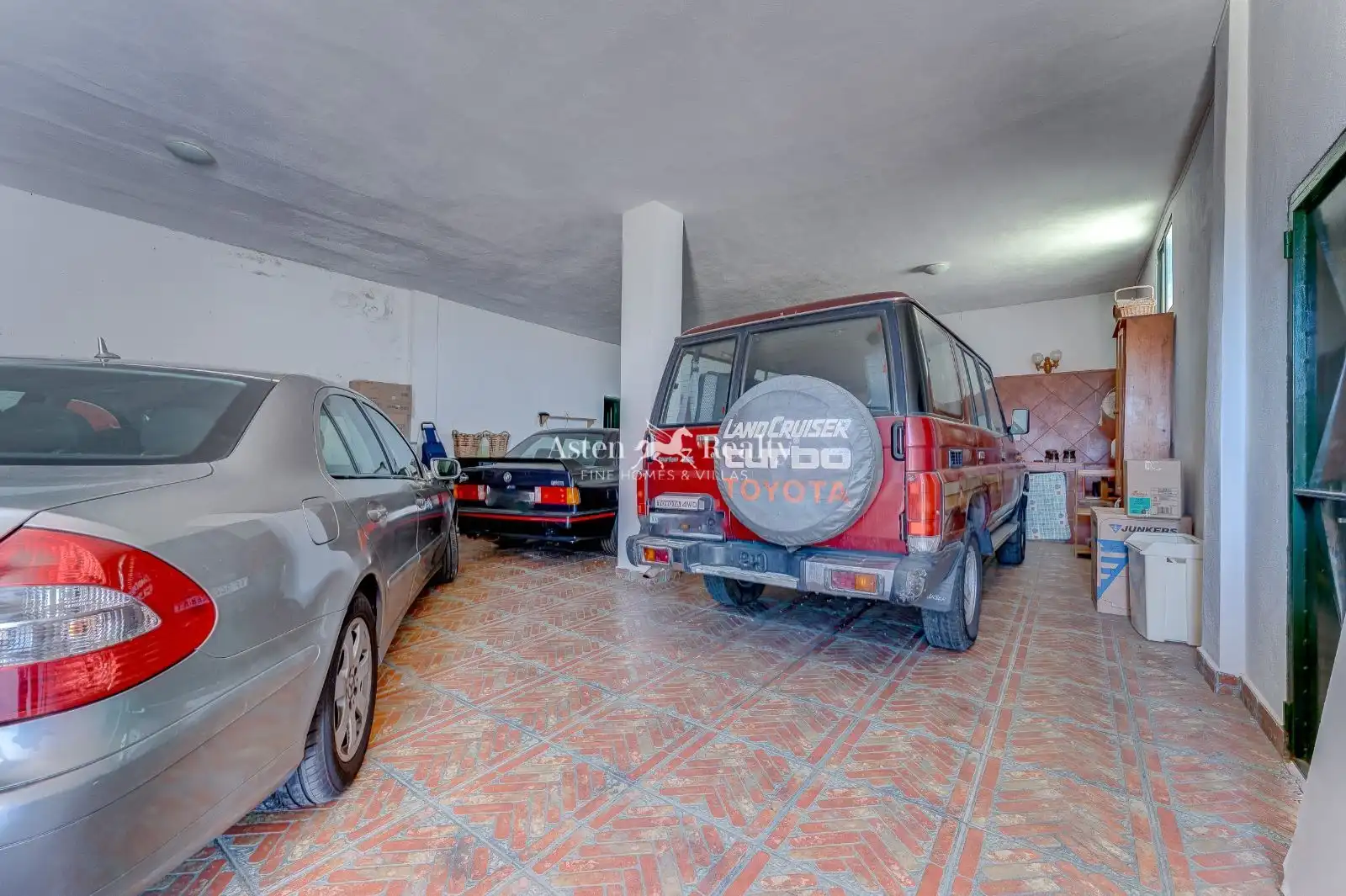 Aparcament de Casa o xalet en venda en Adeje amb Terrassa, Traster i Moblat