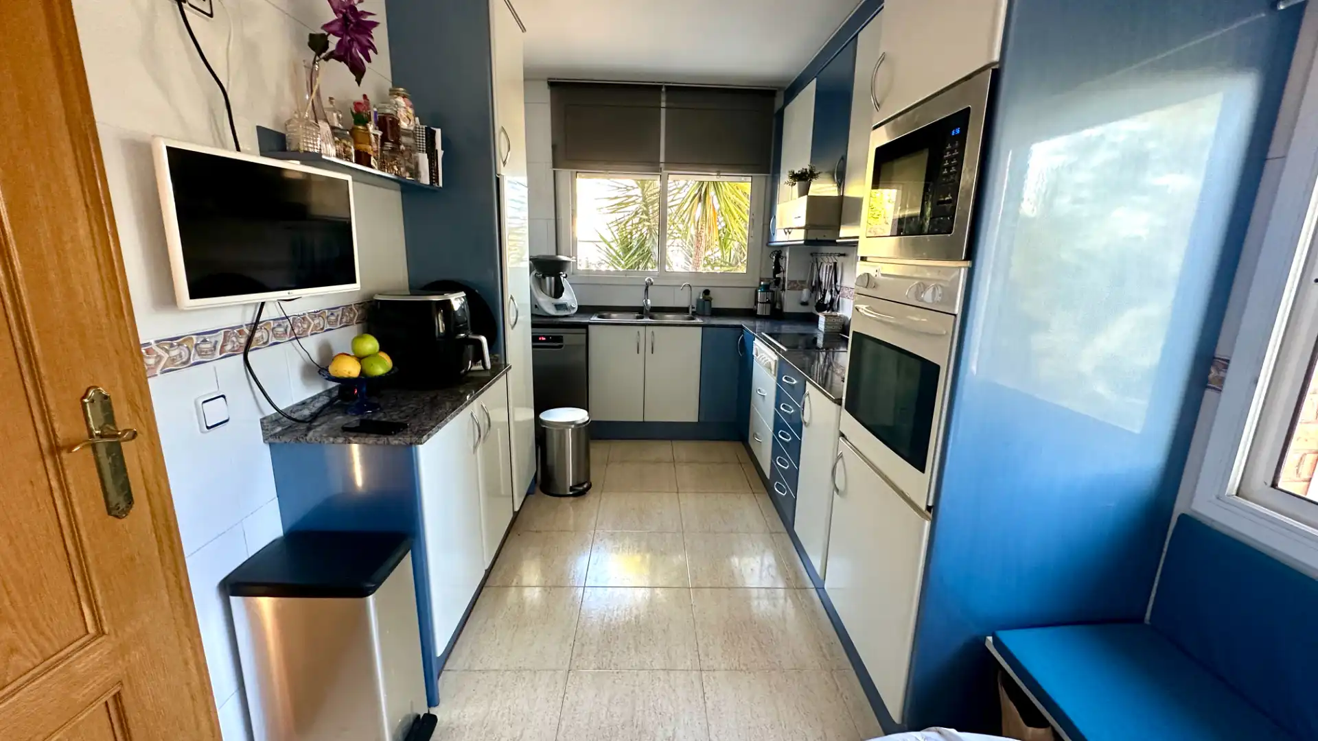 Cuina de Casa o xalet en venda en Rubí amb Aire condicionat, Calefacció i Jardí privat