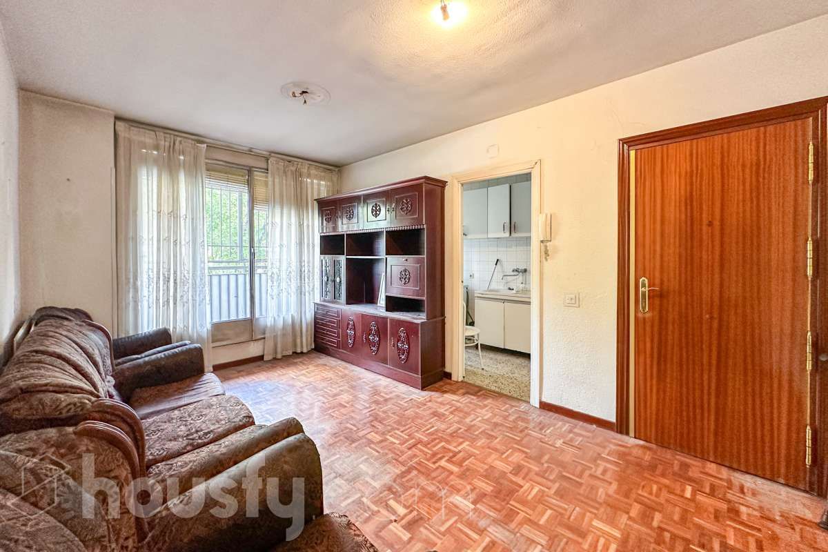 Living room of Flat for sale in  Madrid Capital  with Heating, Parquet flooring and Terrace