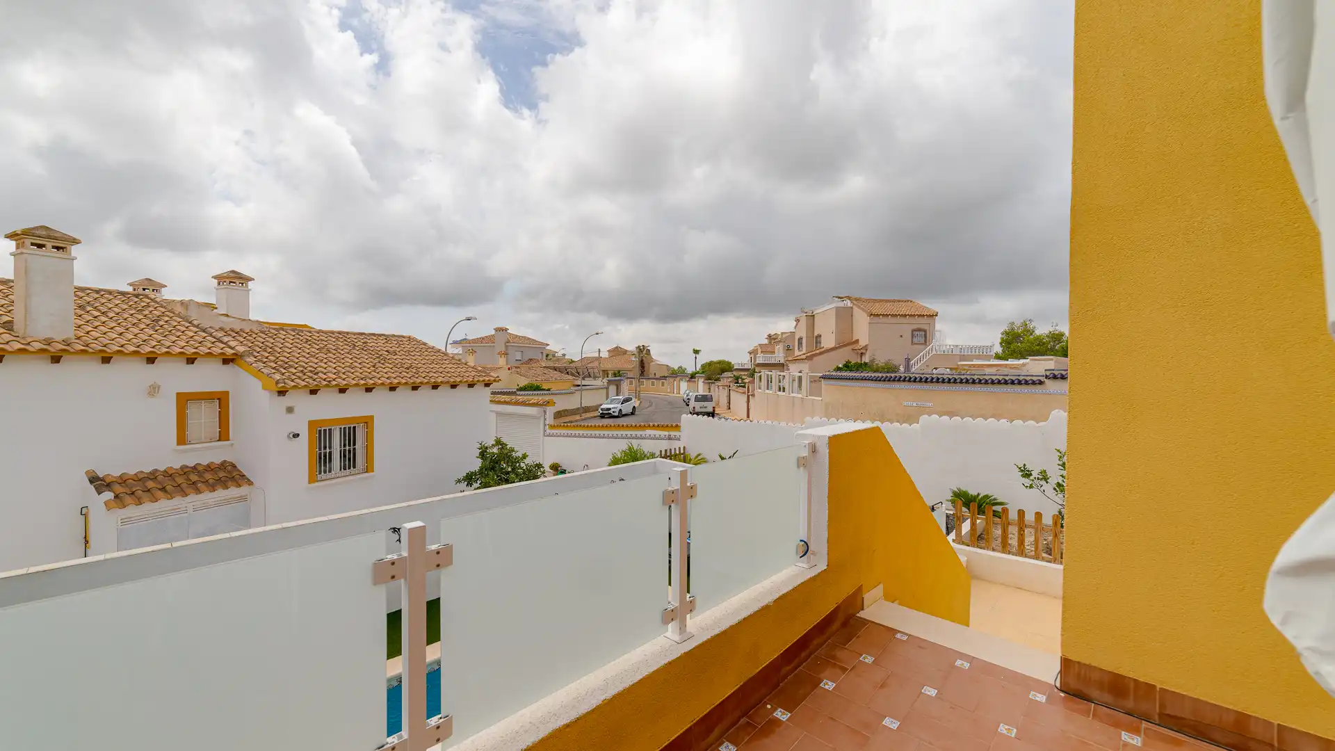 Terrassa de Casa o xalet en venda en San Miguel de Salinas amb Aire condicionat, Jardí privat i Terrassa