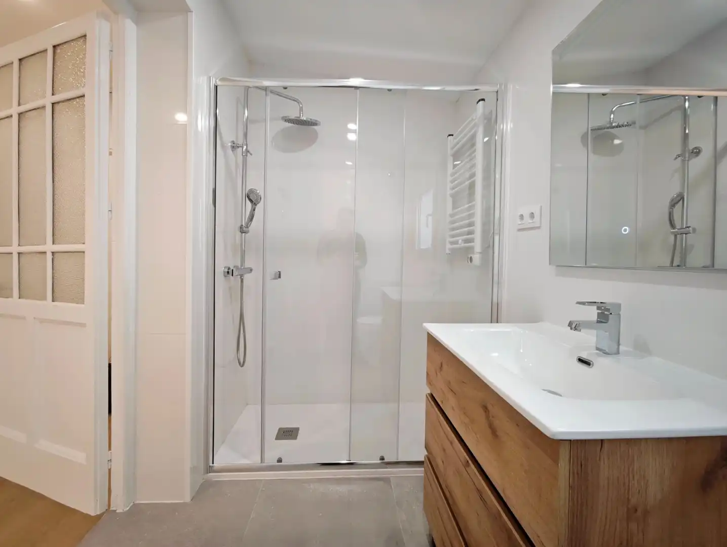 Badezimmer von Wohnung zur Miete in Madrid mit Klimaanlage, Heizung und Terrasse