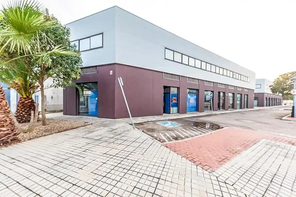 Local comercial en venta en Avenida de Benacazón 3, imagen 9