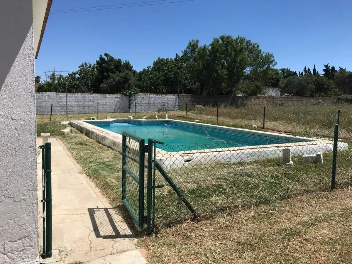 Piscina de Casa o chalet de alquiler en Conil de la Frontera con Aire acondicionado, Terraza y Amueblado