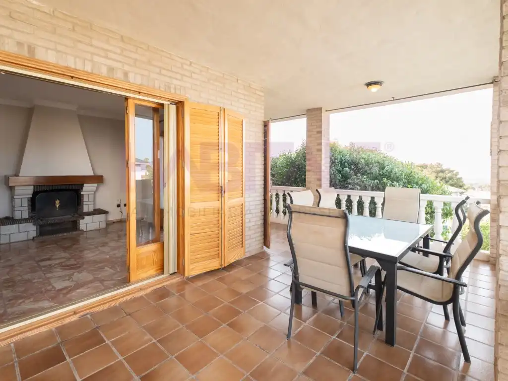 Terrace of Houses for sale in Chiva  with Air Conditioner, Heating and Furnished