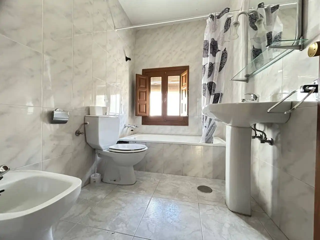 Bathroom of Houses for sale in Casasbuenas  with Private garden and Alarm