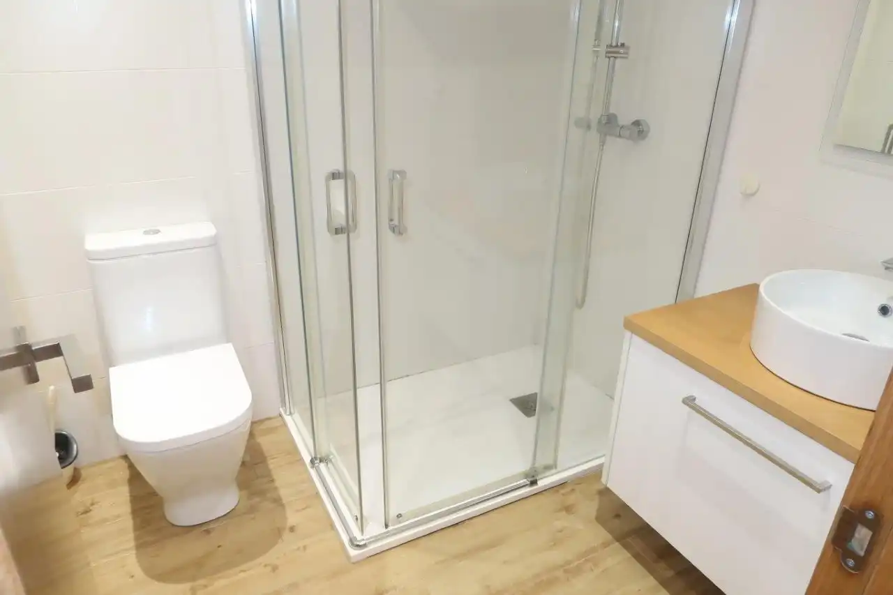 Piso con ascensor en venta en Almirante Romay, imagen 4