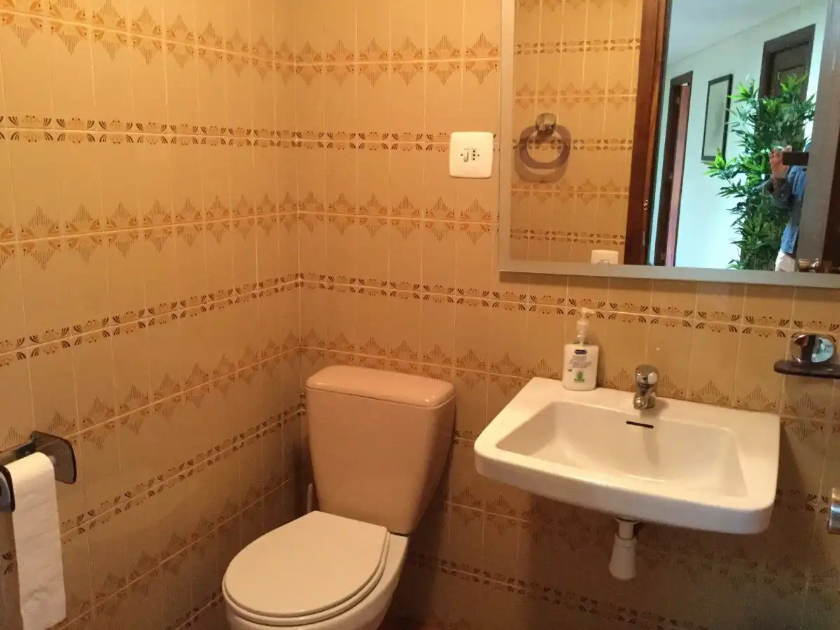 Bathroom of Office for rent in Extramurs