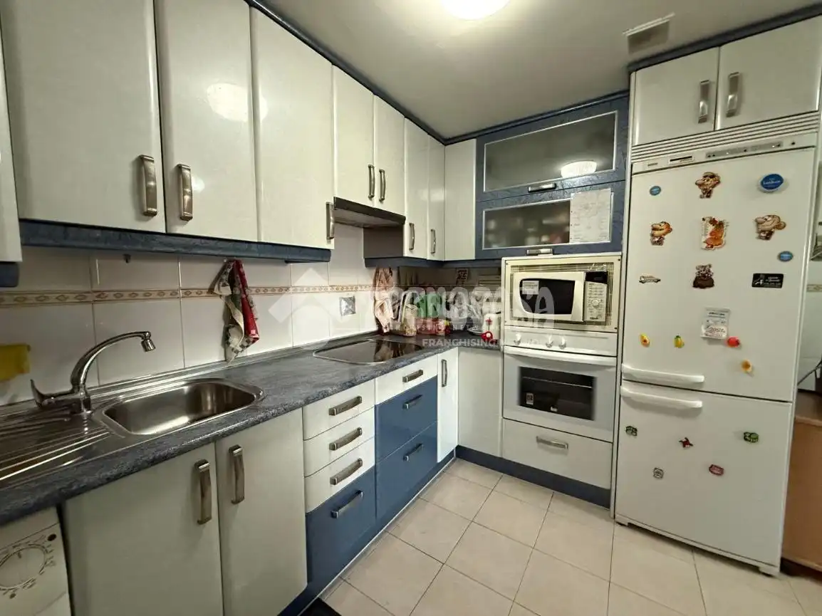 Kitchen of Flat for sale in Coslada  with Air Conditioner, Heating and Storage room