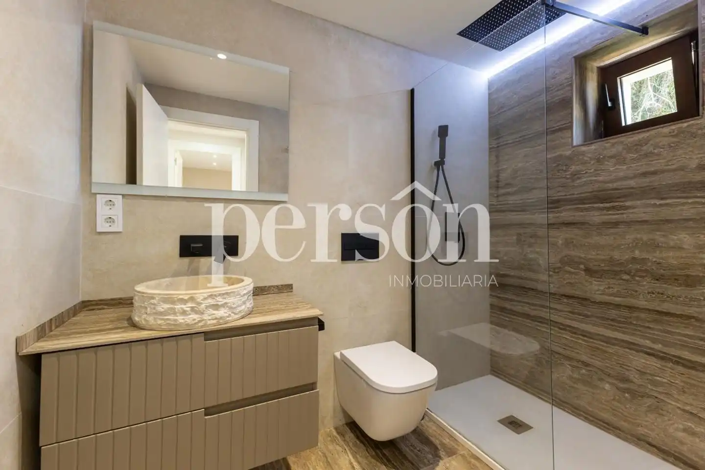 Bathroom of Houses for rent in Chiva  with Air Conditioner, Private garden and Terrace