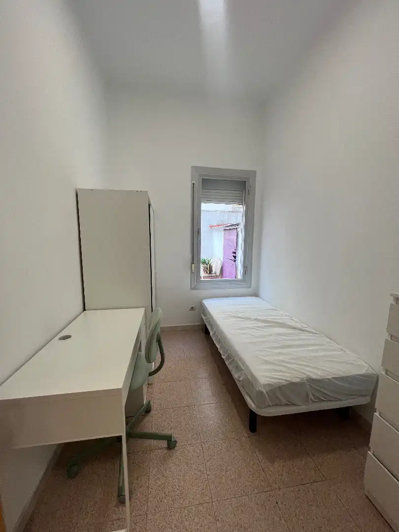 Habitación de Planta baja de alquiler en Cerdanyola del Vallès con Calefacción, Terraza y Trastero