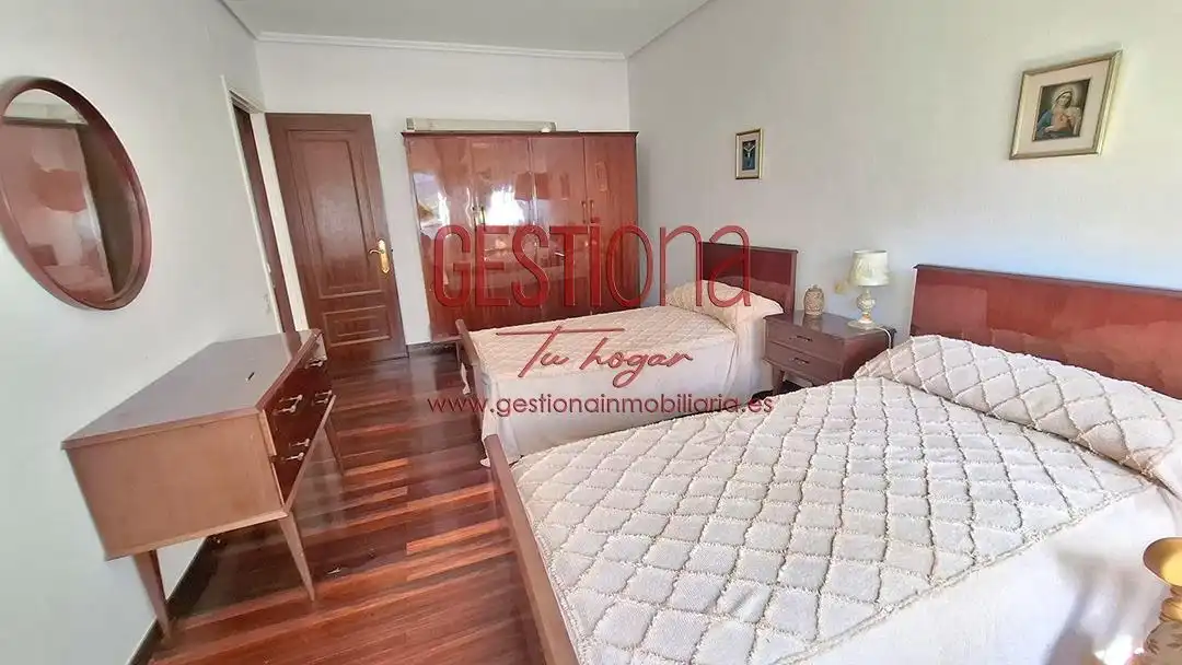 Habitación de Casa o chalet en venta en Medio Cudeyo con Jardín privado