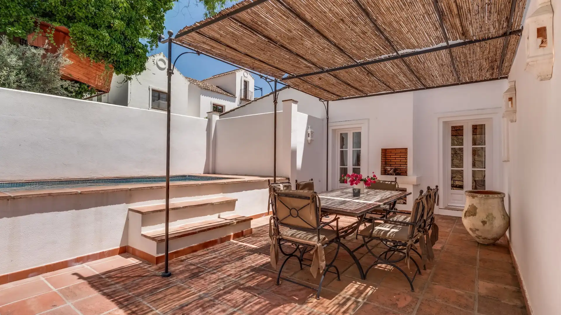 Terrasse von Erdgeschoss zum Verkauf in Benahavís mit Klimaanlage, Terrasse und Schwimmbad