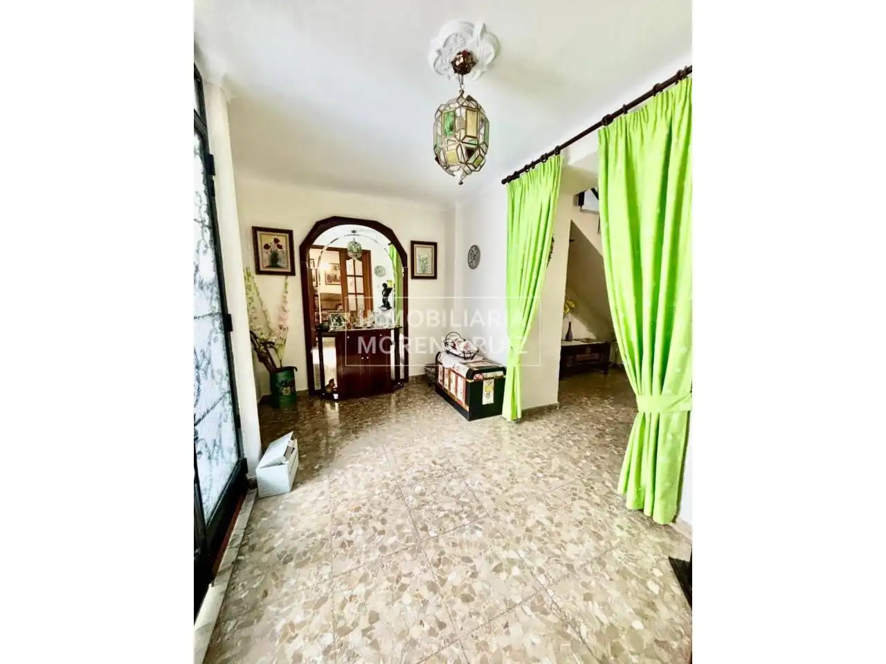 CASA BIEN DISTRIBUIDA Y POSIBILIDAD DE COCHERA., immagine 2