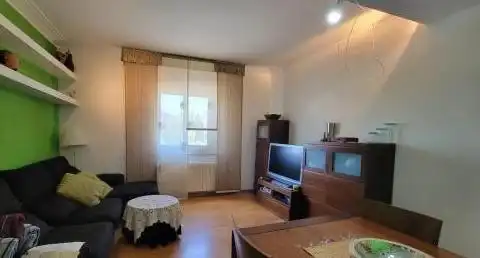Sala d'estar de Pis en venda en L'Hospitalet de Llobregat amb Aire condicionat, Calefacció i Parquet