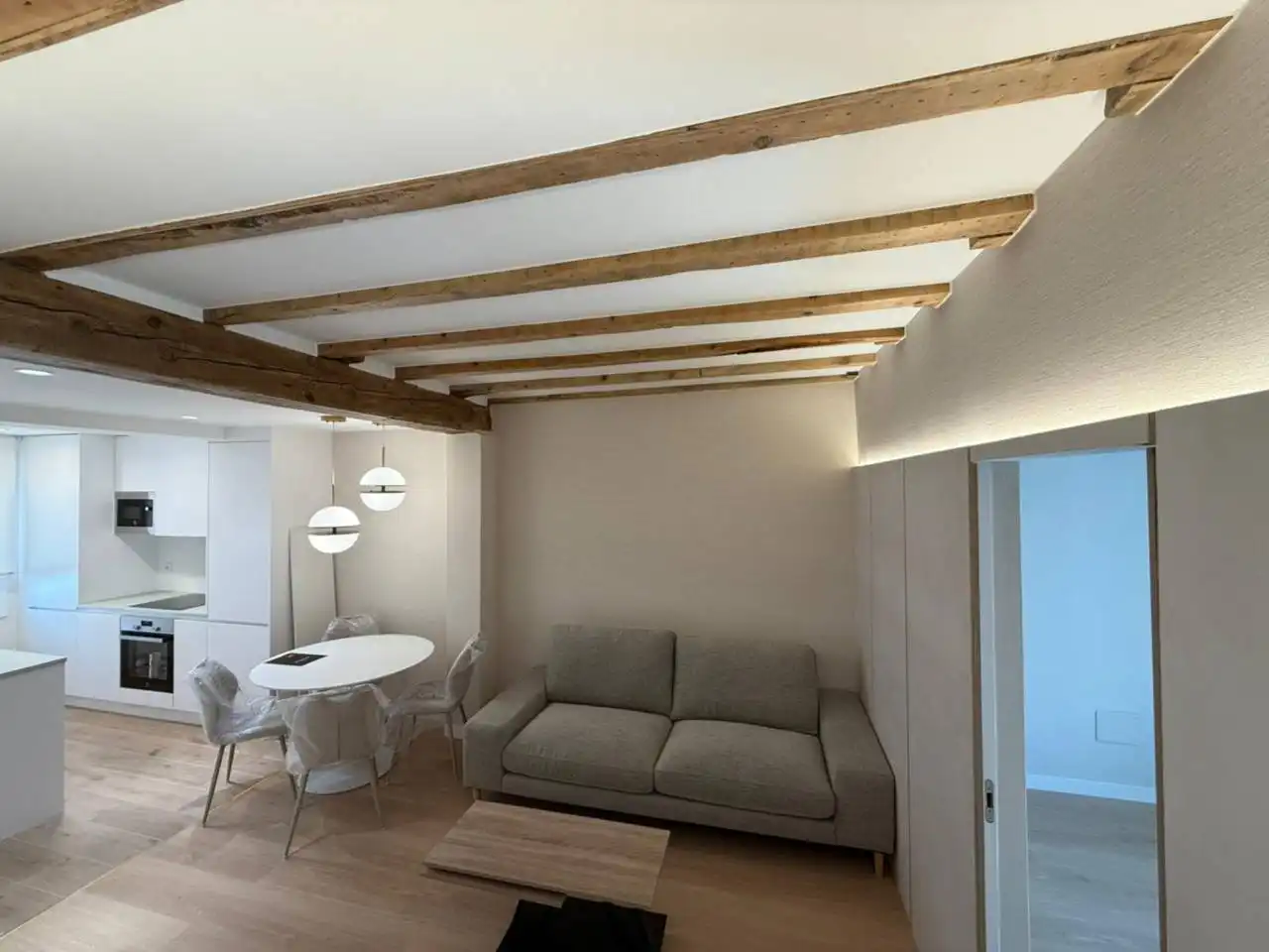 Sala de estar de Piso en venta en Burgos Capital con Calefacción, Trastero y Amueblado