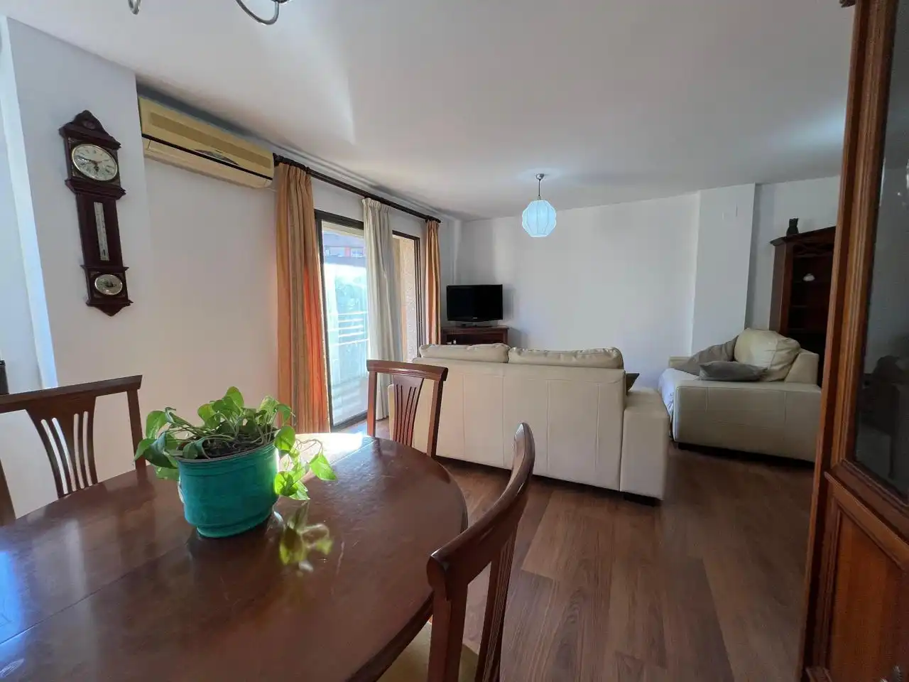 Wohnung zur Miete in calle de l'Arxiduc Carles, Vara de Quart