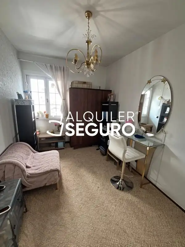Habitación de Piso de alquiler en Granada con Terraza y Amueblado