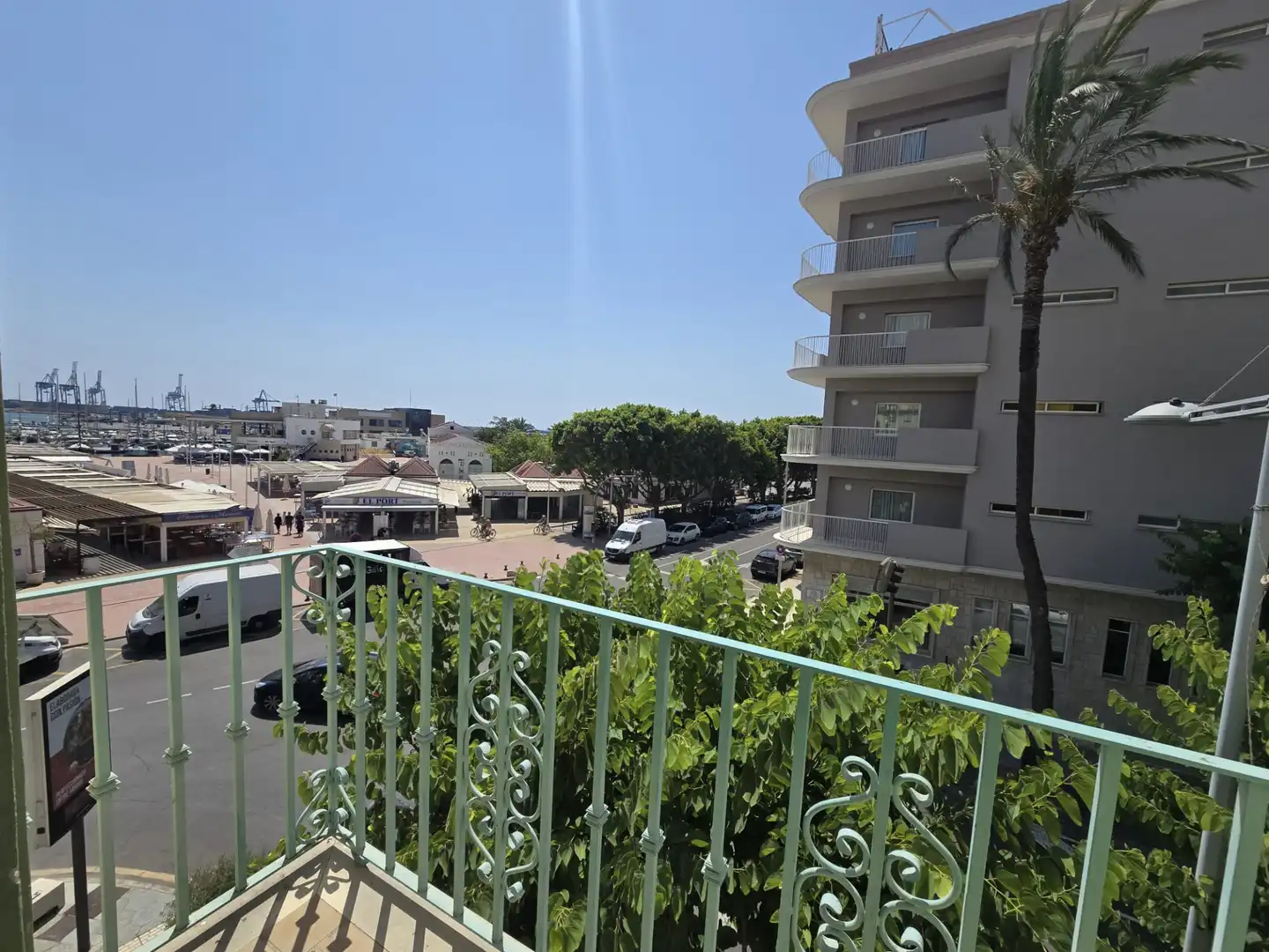 Außenansicht von Wohnung zum Verkauf in Castellón de la Plana / Castelló de la Plana mit Abstellraum und Balkon