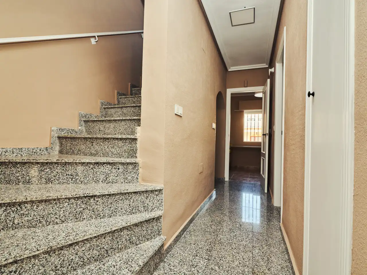 Casa adosada en venta en Orihuela con Aire acondicionado, Calefacción y Terraza