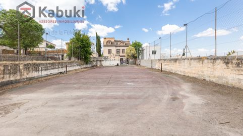 Imagínate poder construir la casa de tus sueños en un pueblo precioso, a menos de 15 minutos de Granada. Pues bien, tenemos el ter