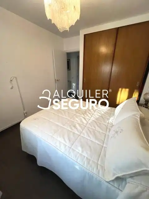 Bedroom of Flat for rent in Madrid  with Heating and Furnished