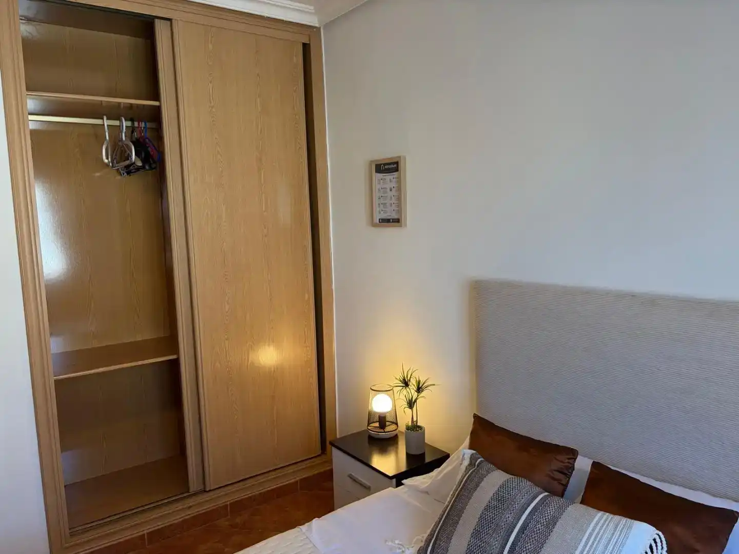 Dormitori de Casa o xalet de lloguer en Valmojado amb Aire condicionat, Jardí privat i Moblat