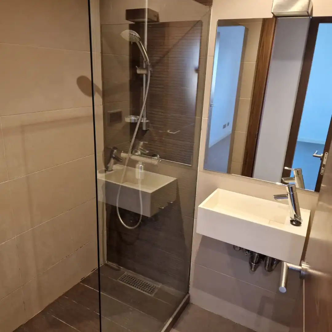 Bany de Pis en venda en Sant Feliu de Codines amb Aire condicionat, Calefacció i Piscina comunitària