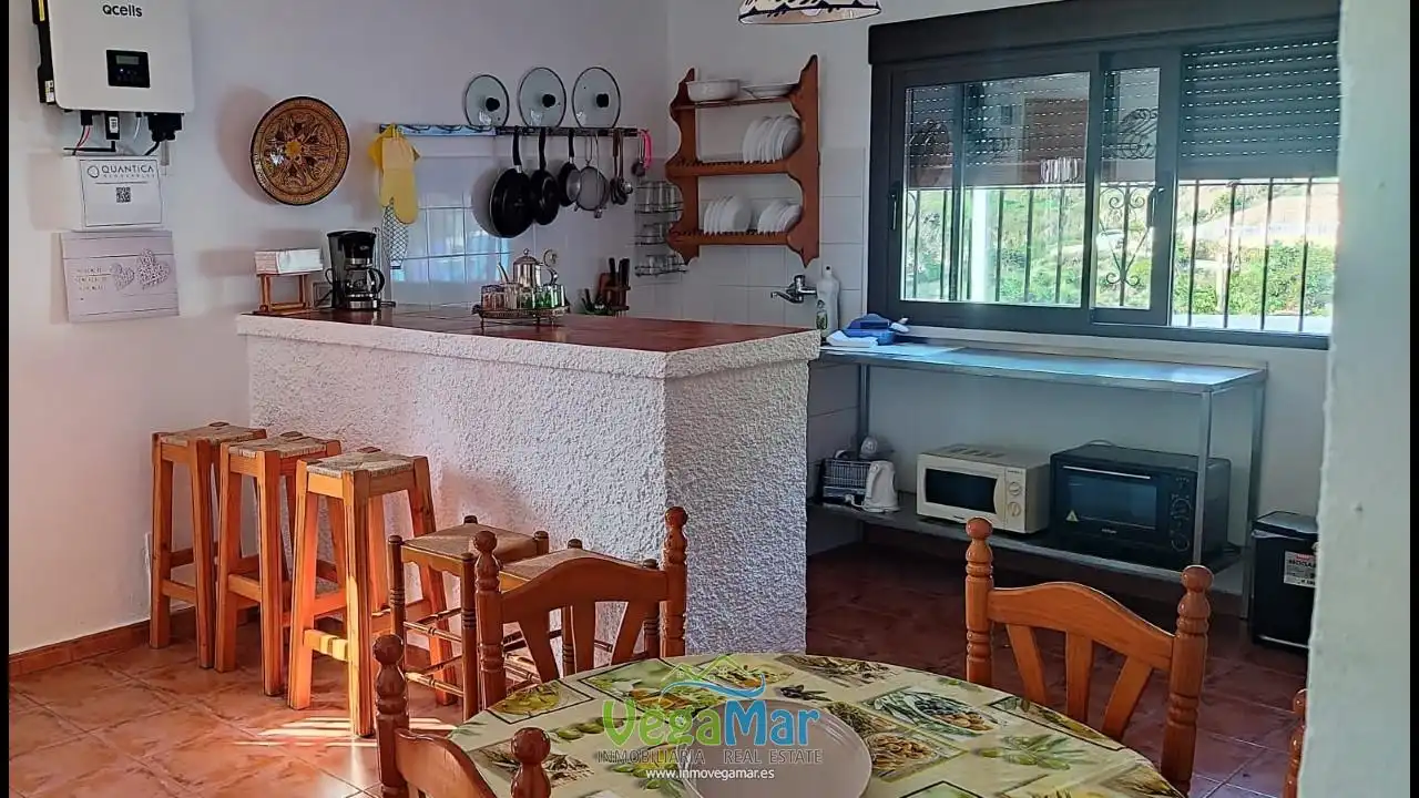 Houses for rent in Loma de la Golondrina, Ítrabo
