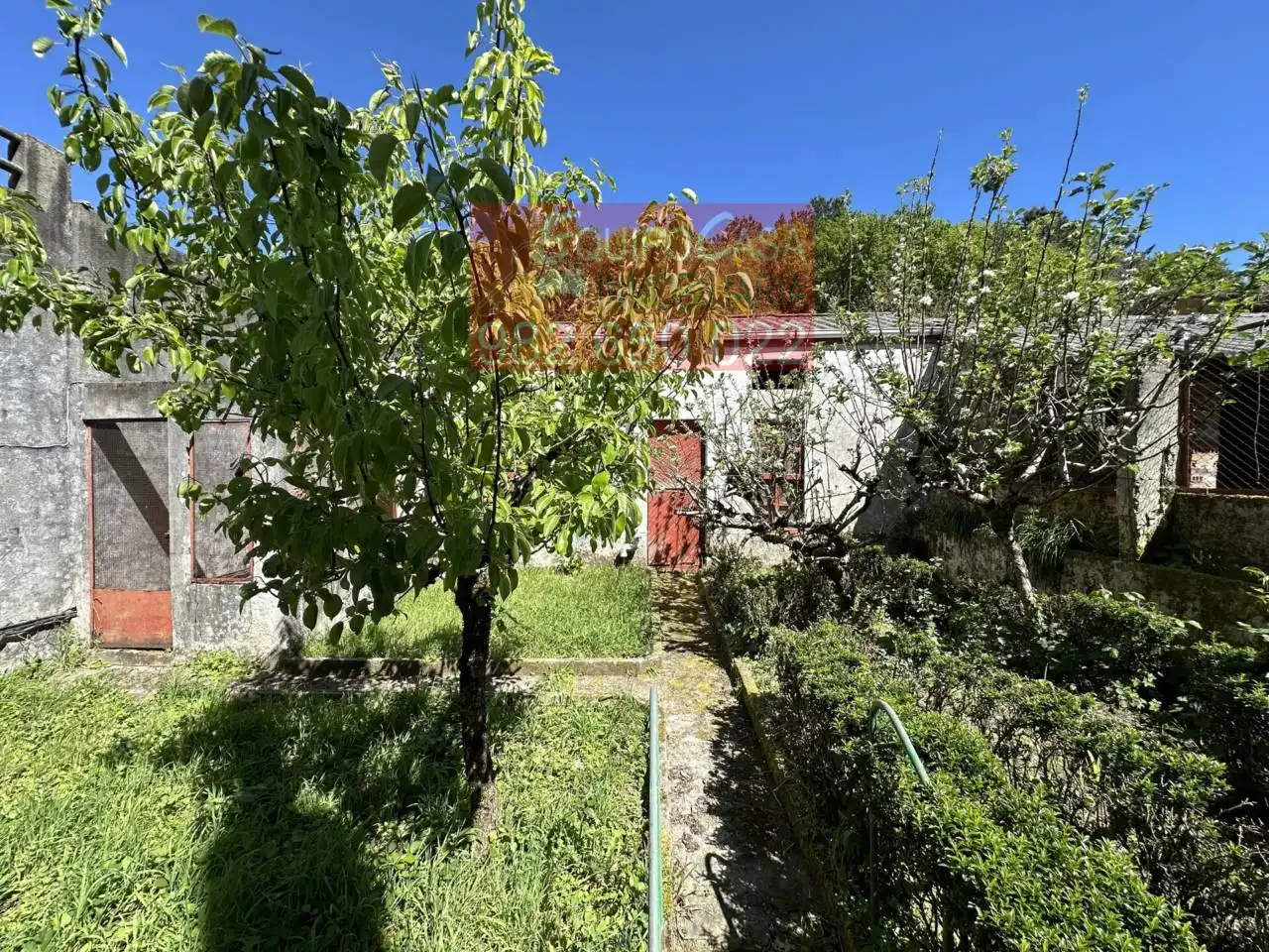 Jardí de Casa adosada en venda en Palas de Rei amb Calefacció, Jardí privat i Parquet