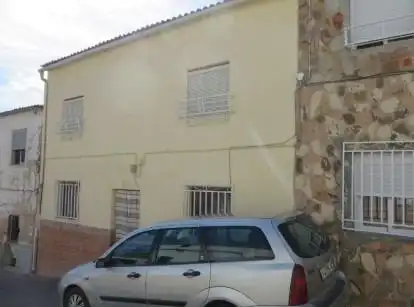 Adossat en venda a Huelma