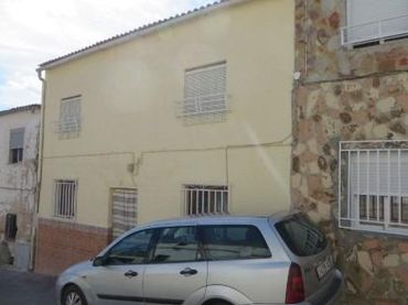 Terraced house for sale in Huelma