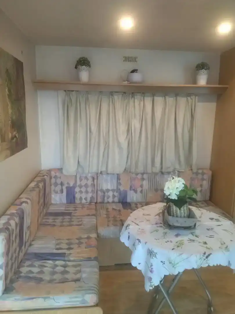 Sala d'estar de Planta baixa en venda en Guillena amb Aire condicionat, Jardí privat i Parquet