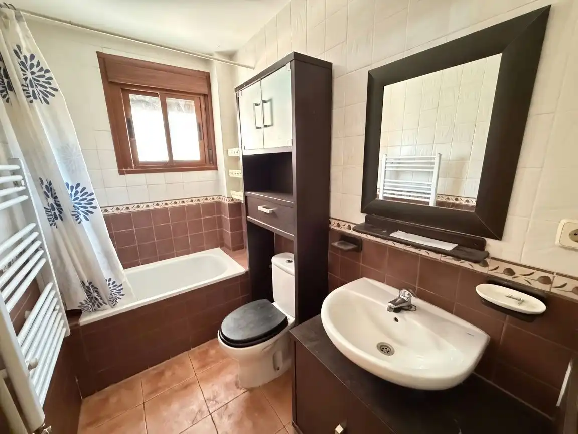 Detached house with pool for sale in Pioz, imagen 9