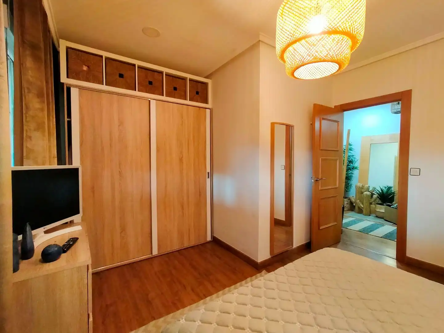 Schlafzimmer von Dachboden zum Verkauf in Pravia mit Heizung, Terrasse und Möbliert