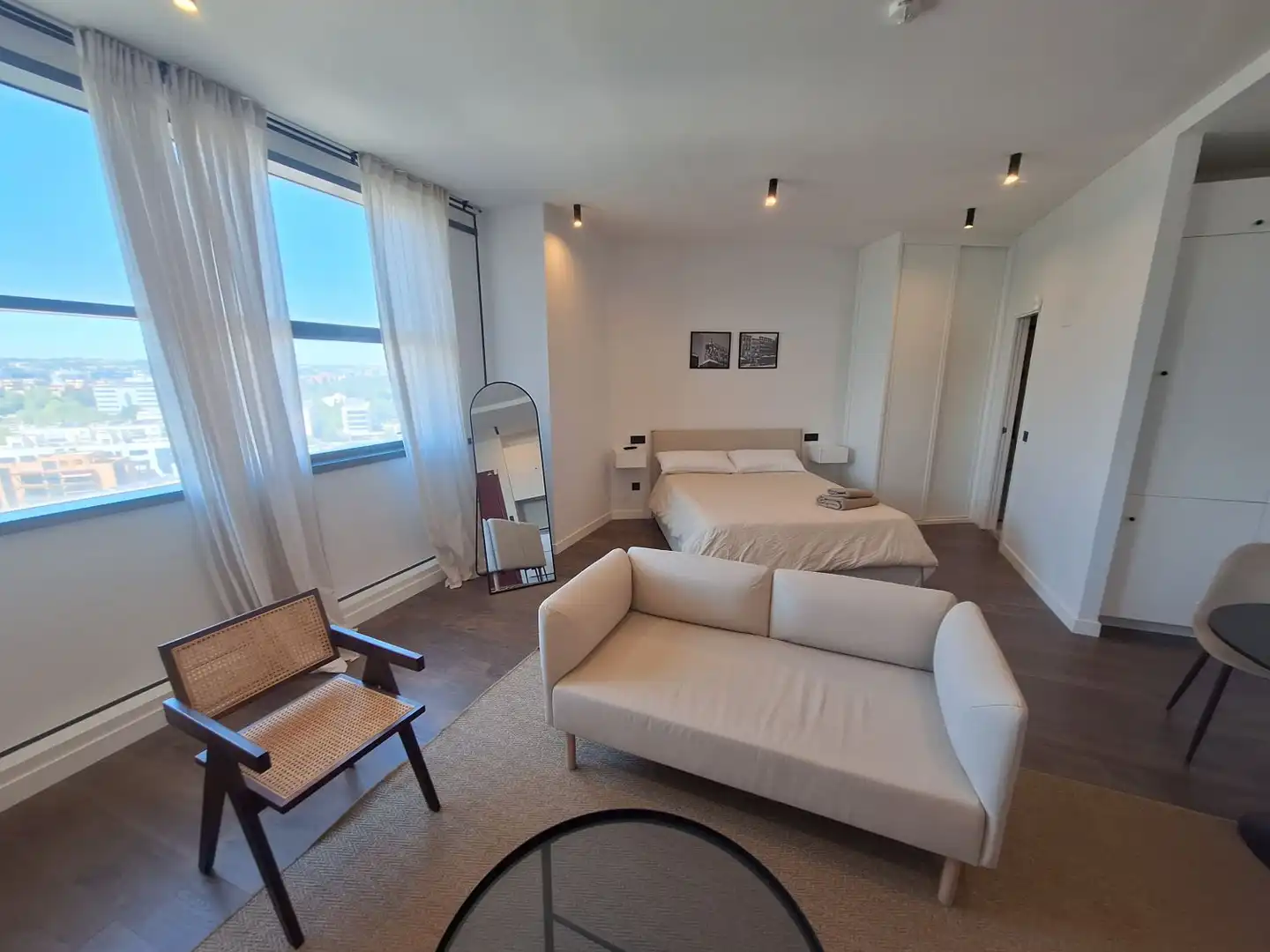 Schlafzimmer von Wohnung zur Miete in San Sebastián de los Reyes mit Klimaanlage, Heizung und Möbliert