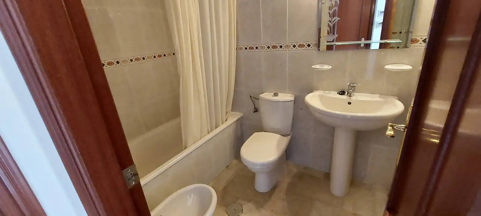 Baño de Casa adosada de alquiler en Badajoz con Calefacción, Jardín privado y Terraza