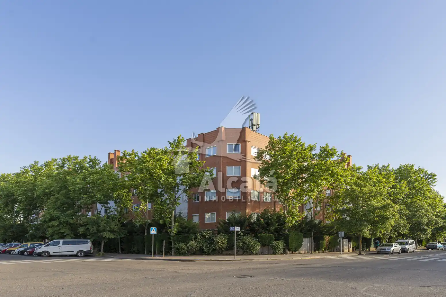 Vista exterior de Piso en venta en Alcalá de Henares con Aire acondicionado, Calefacción y Trastero