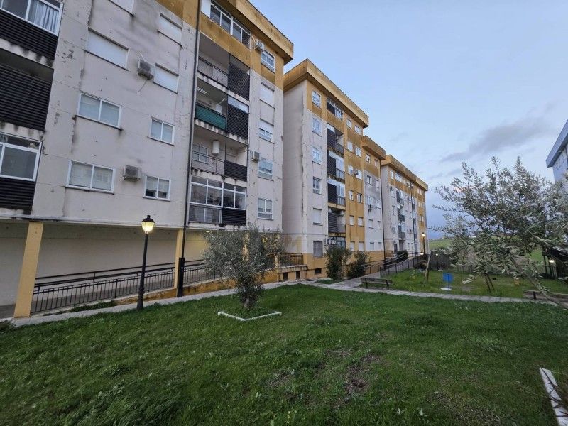 Außenansicht von Erdgeschoss zum Verkauf in Plasencia mit Klimaanlage, Heizung und Privatgarten