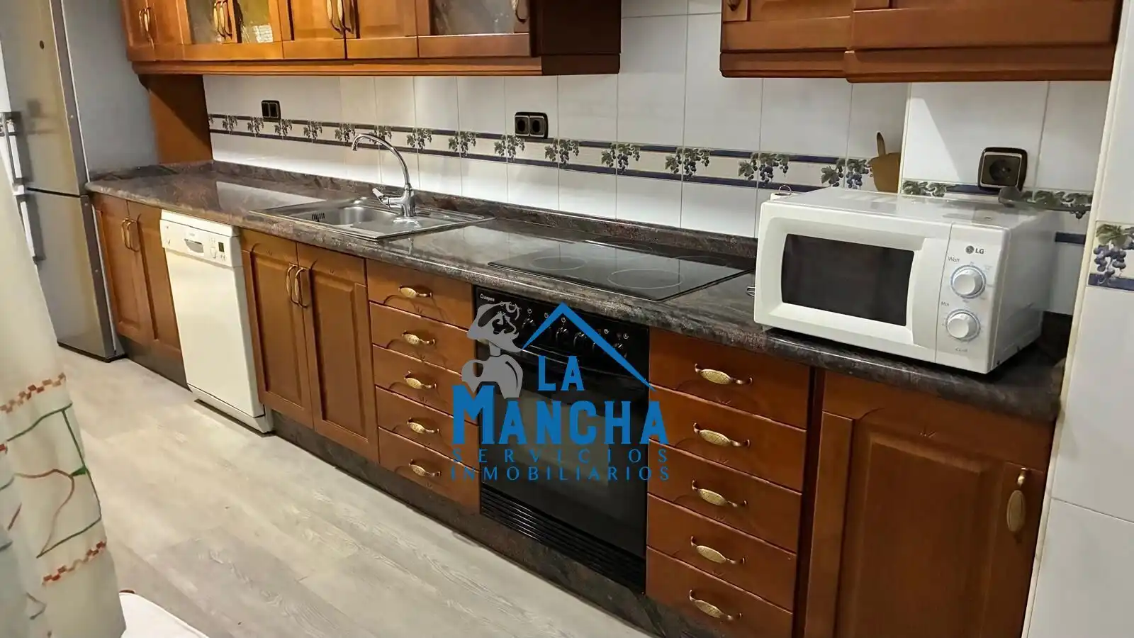 Flat with terrace to rent in Calle DIEGO DE VELAZQUEZ, imagen 22
