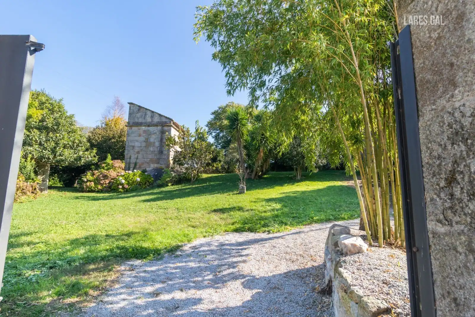 Jardín de Edificio en venta en Cangas 