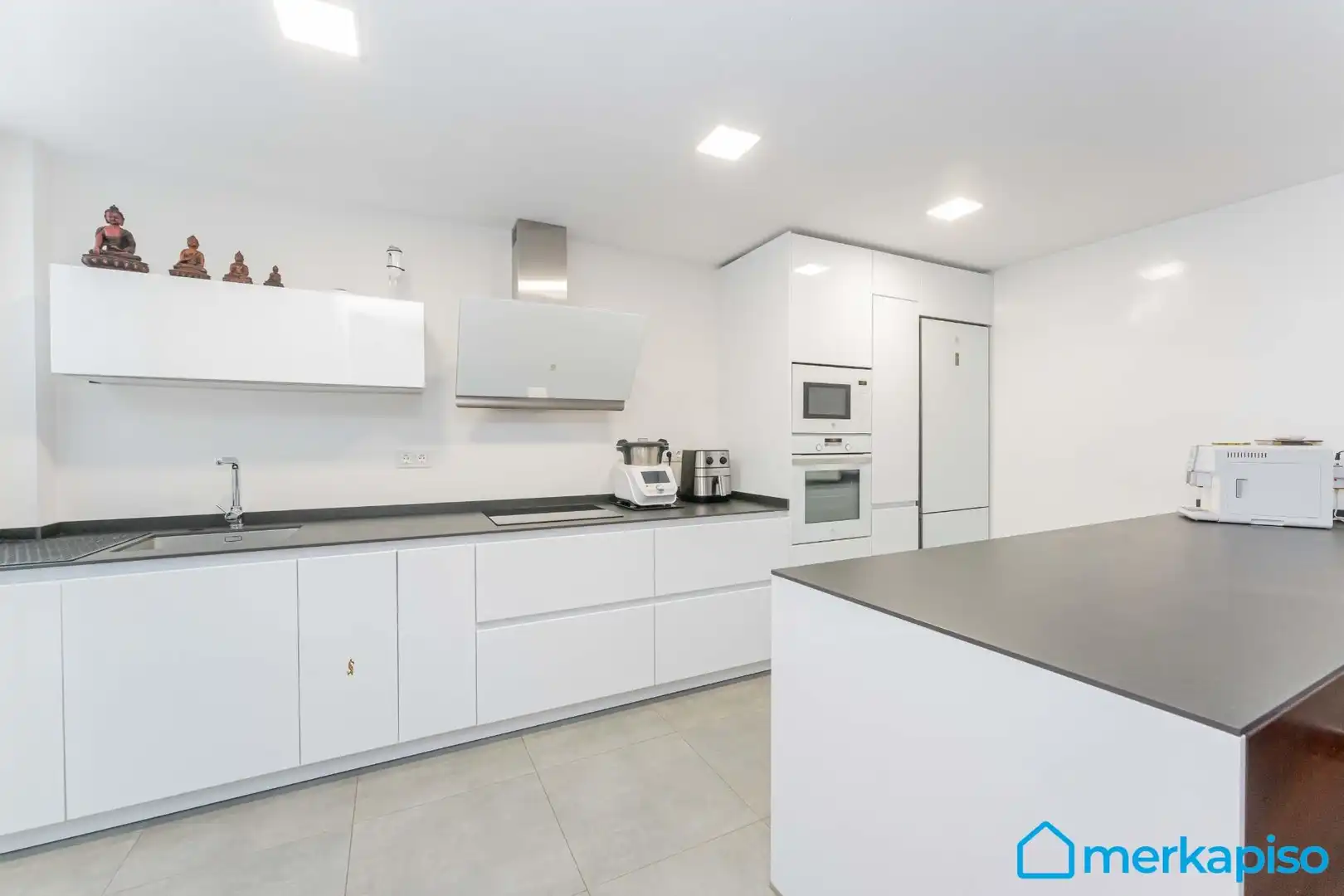 Küche von Einfamilien-Reihenhaus zum Verkauf in Viladecans mit Klimaanlage, Terrasse und Balkon