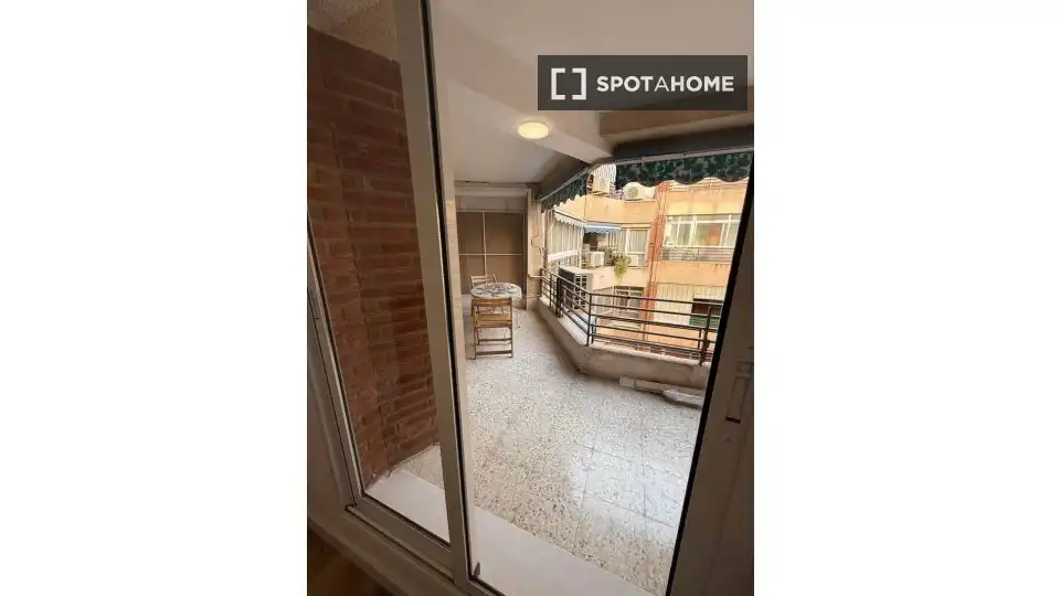 Vista exterior de Piso para compartir en Alicante / Alacant con Aire acondicionado, Terraza y Amueblado