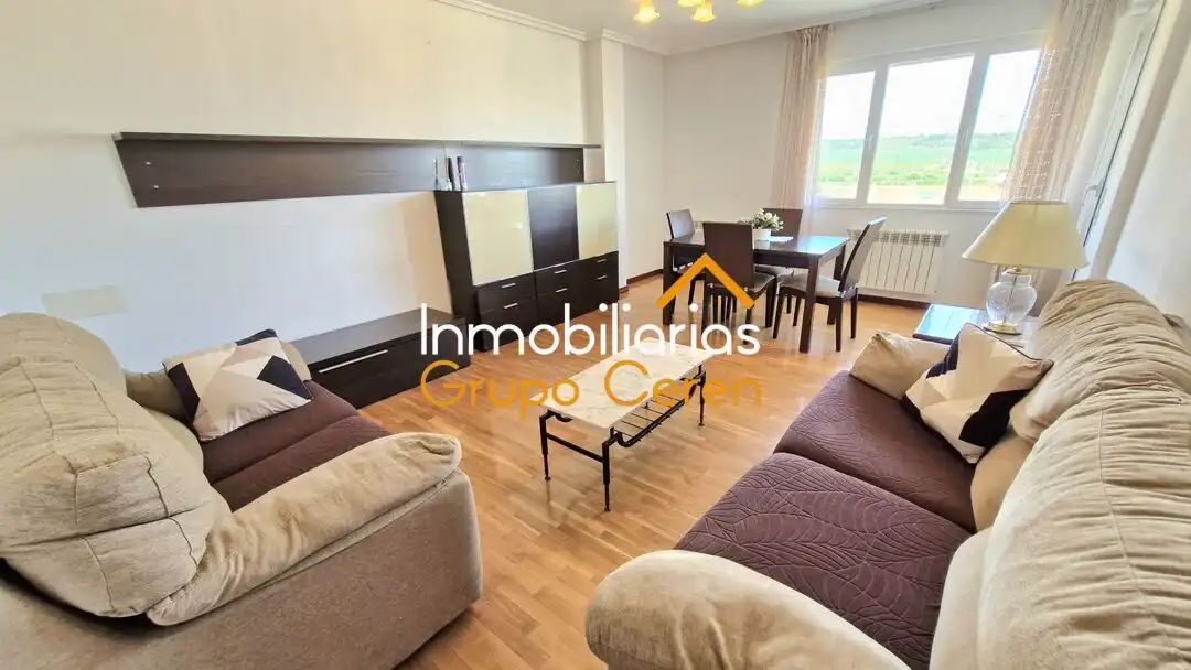 Vista exterior de Piso de alquiler en Santo Domingo de la Calzada con Calefacción, Terraza y Trastero