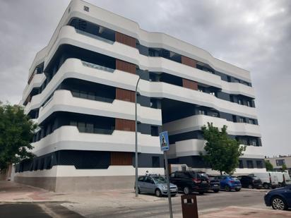 Vista exterior de Àtic en venda en Torrejón de Ardoz amb Aire condicionat i Terrassa