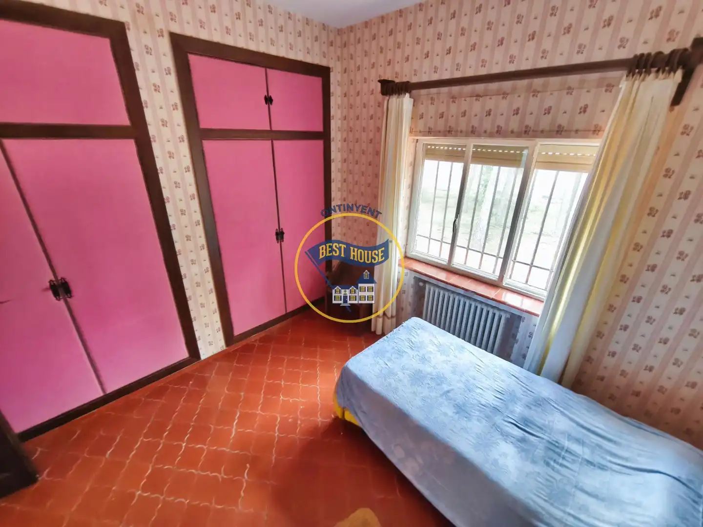 Dormitori de Casa o xalet en venda en Fontanars dels Alforins amb Jardí privat, Piscina i Moblat