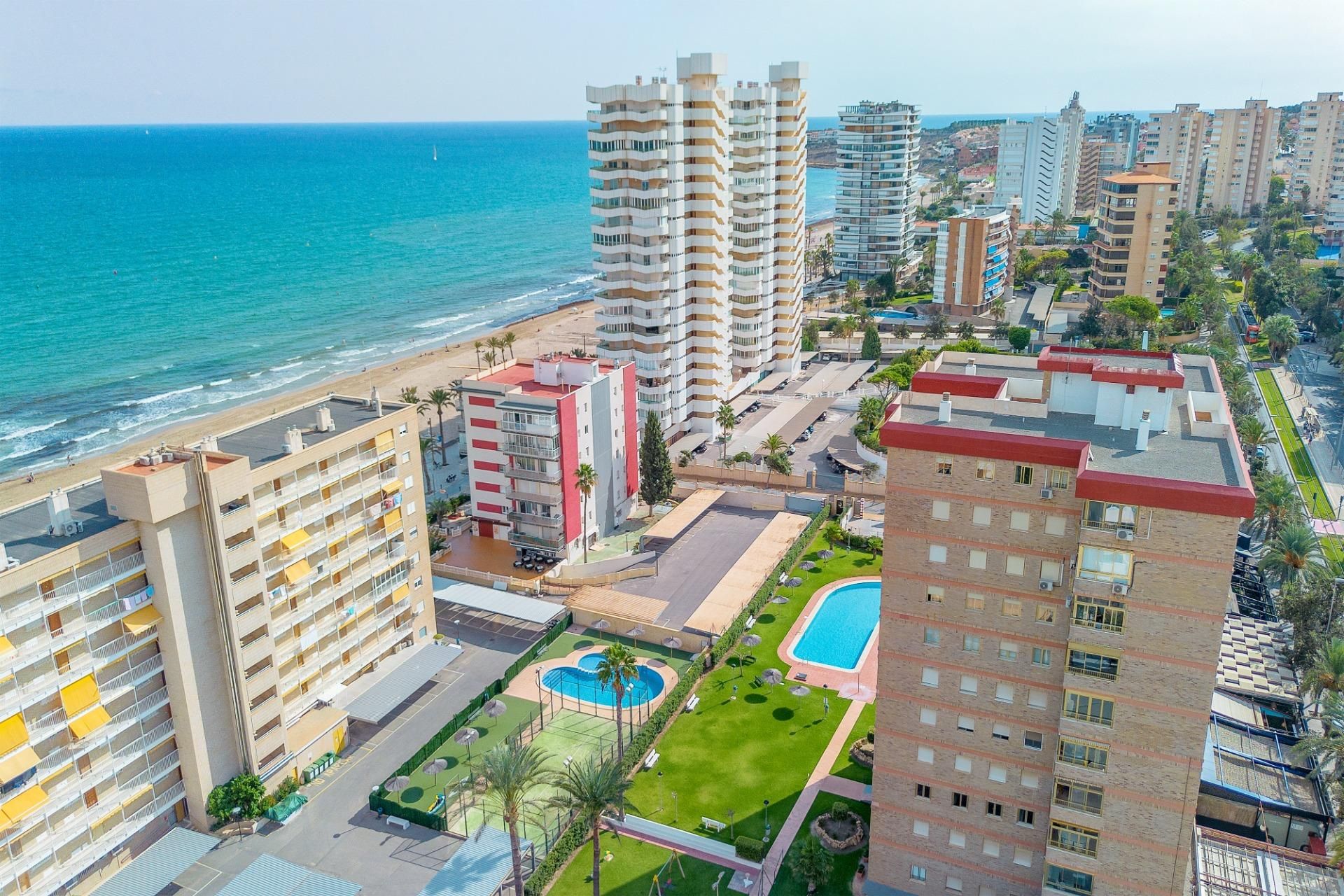Vista exterior de Piso en venta en Alicante / Alacant con Aire acondicionado, Calefacción y Trastero
