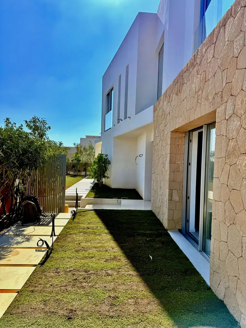 Vista exterior de Casa o xalet en venda en Sant Josep de sa Talaia amb Aire condicionat, Calefacció i Jardí privat