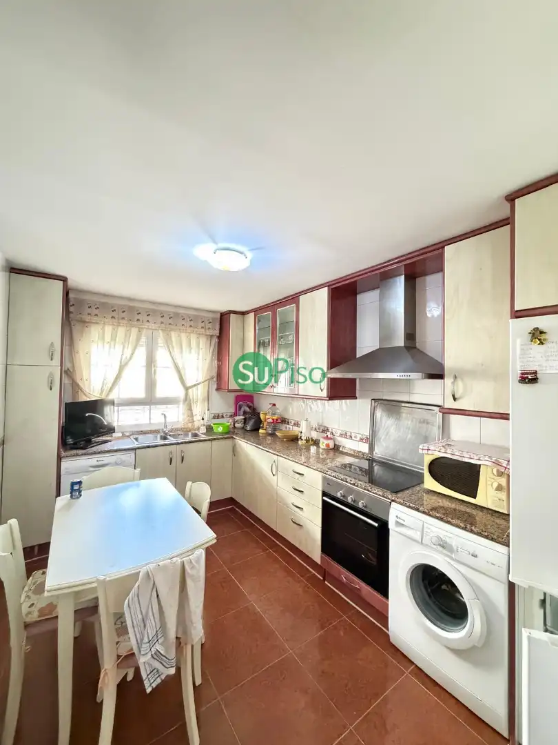 Detached house with garden for sale in Avenida Rufino Rubio 10, imagen 4