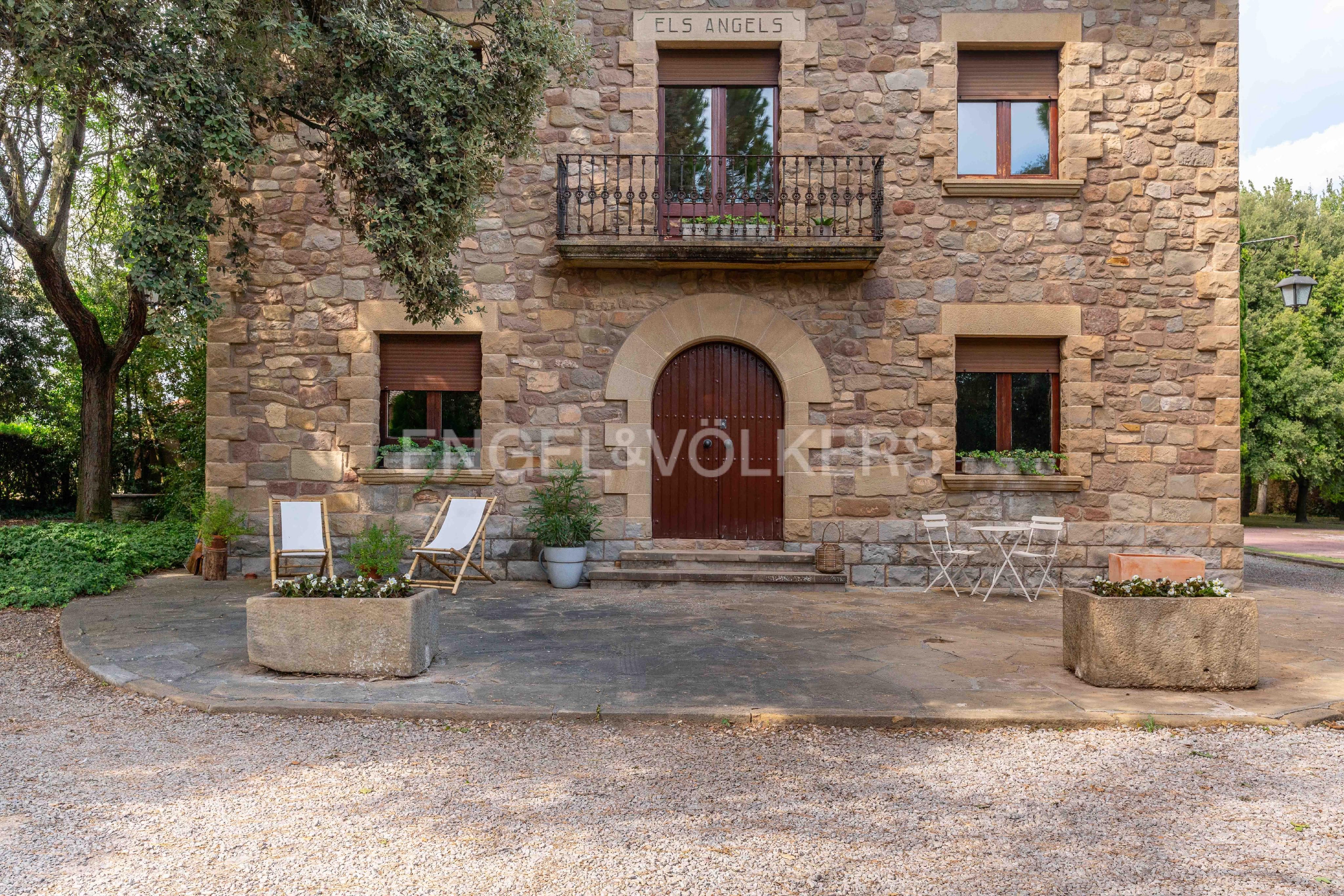 Vista exterior de Finca rústica en venda en Tona amb Calefacció, Jardí privat i Parquet